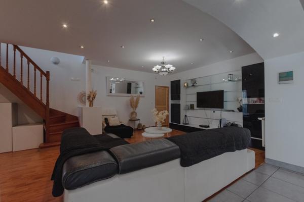 Maison à Saint-Chamond, 42400 - 9 pièces 270m²