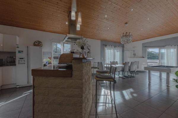 Maison à Saint-Chamond, 42400 - 9 pièces 270m²