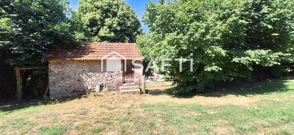 Maison rénovée avec dépendances et terrain de 7773 m² à Lavaveix-les-Mines