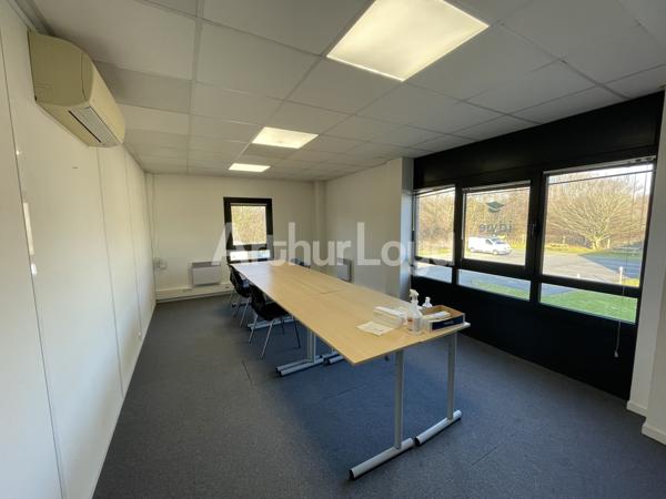 Immeuble mixte à louer à Wasquehal bureaux et stockage emplacement stratégique