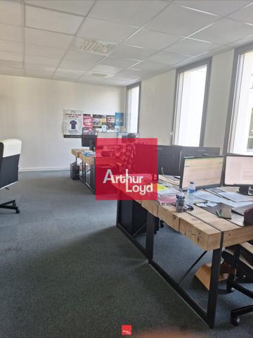 BUREAUX A LOUER MONTBONNOT SAINT MARTIN AVEC PARKING