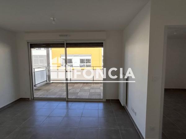 Location Appartement 2 pièces 41.4 m² - rue du soldat FERRARI Hyeres 83400