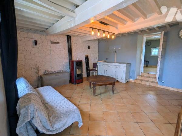 Maison avec jardin à la campagne