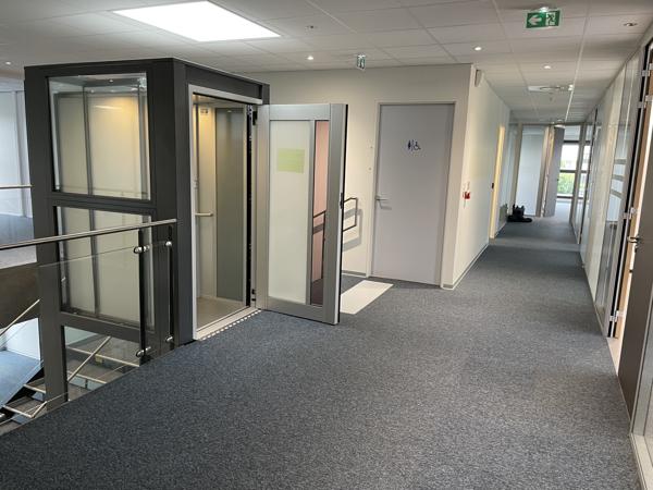 À LOUER IMMEUBLE DE BUREAUX 1284 M2 À LACROIX-SAINT-OUEN PARC TERTIAIRE