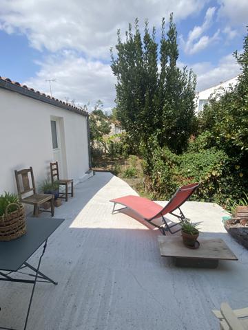 MAISON 3 CHAMBRES AVEC GARAGE ET JARDIN