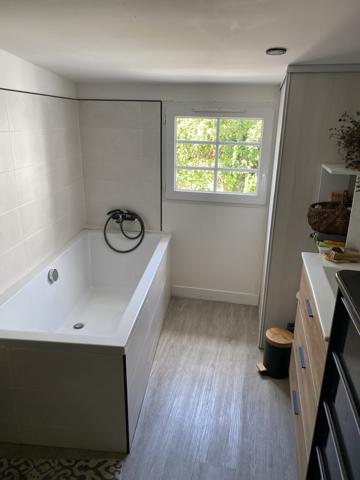 MAISON 3 CHAMBRES AVEC GARAGE ET JARDIN