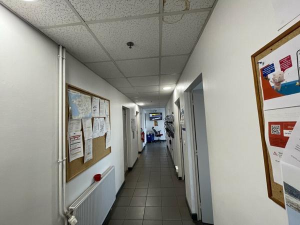 BUREAUX ET LOCAUX D'ACTIVITE 715m² A LOUER SUR CHATELLERAULT NORD
