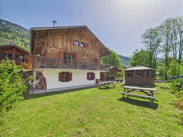 Haute Savoie (74), à vendre SAMOENS - Domaine skiable du Grand Massif - Chalet P7
