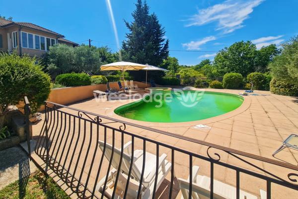 Maison à vendre 12 pièces de 240,86 m² à Allemagne-en-Provence