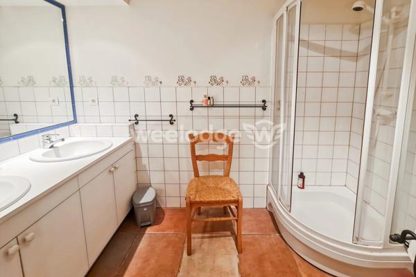 Maison à vendre 12 pièces de 240,86 m² à Allemagne-en-Provence