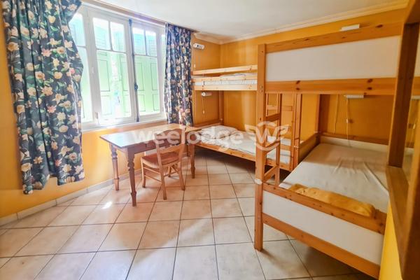 Maison à vendre 12 pièces de 240,86 m² à Allemagne-en-Provence