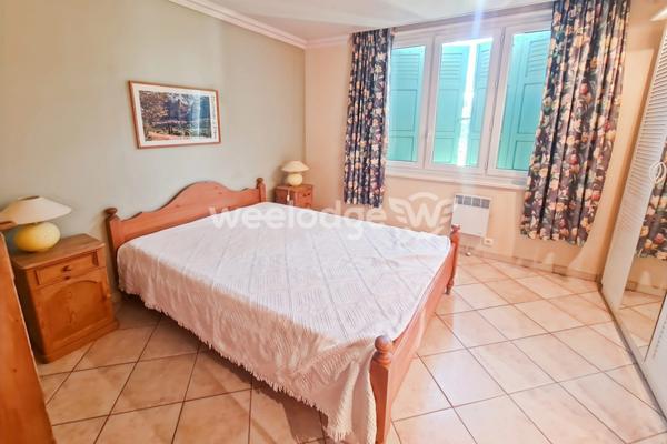 Maison à vendre 12 pièces de 240,86 m² à Allemagne-en-Provence