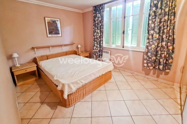 Maison à vendre 12 pièces de 240,86 m² à Allemagne-en-Provence