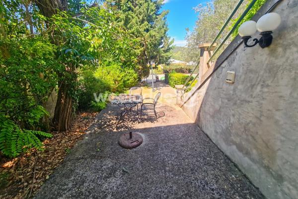 Maison à vendre 12 pièces de 240,86 m² à Allemagne-en-Provence