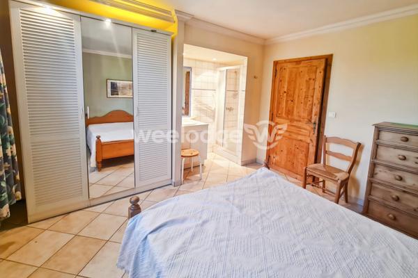 Maison à vendre 12 pièces de 240,86 m² à Allemagne-en-Provence