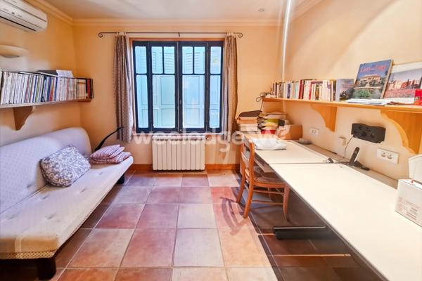 Maison à vendre 12 pièces de 240,86 m² à Allemagne-en-Provence