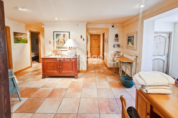 Maison à vendre 12 pièces de 240,86 m² à Allemagne-en-Provence