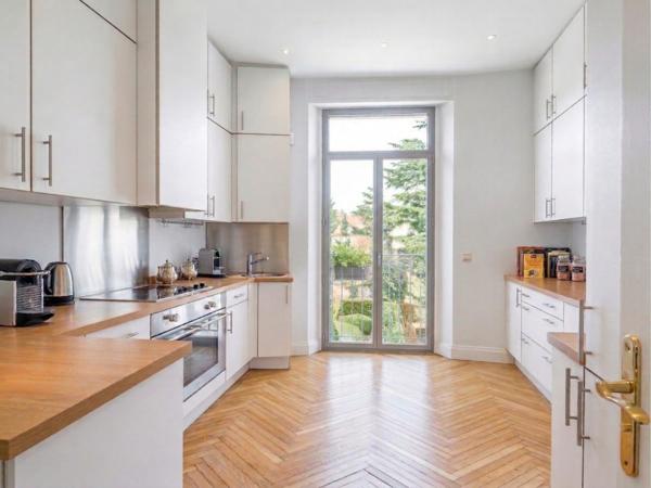 Cannes (06400) EXCLUSIVITÉ – APPARTEMENT BELLE ÉPOQUE AVEC TERRASSE 5 pièces – Étage entier – Quartier Saint Nicolas – Cannes