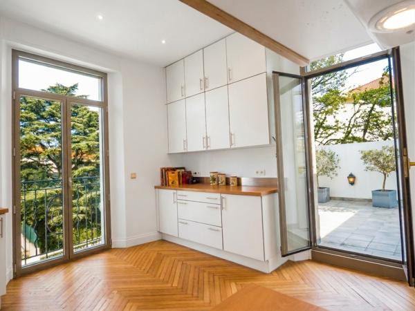 Cannes (06400) EXCLUSIVITÉ – APPARTEMENT BELLE ÉPOQUE AVEC TERRASSE 5 pièces – Étage entier – Quartier Saint Nicolas – Cannes