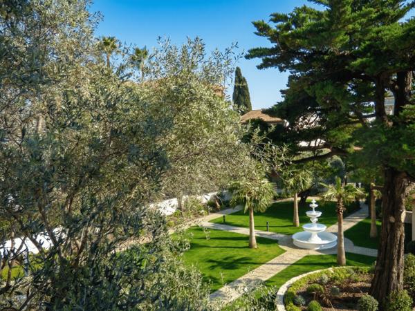 Cannes (06400) EXCLUSIVITÉ – APPARTEMENT BELLE ÉPOQUE AVEC TERRASSE 5 pièces – Étage entier – Quartier Saint Nicolas – Cannes