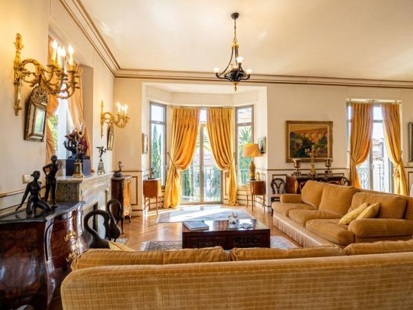 Cannes (06400) EXCLUSIVITÉ – APPARTEMENT BELLE ÉPOQUE AVEC TERRASSE 5 pièces – Étage entier – Quartier Saint Nicolas – Cannes