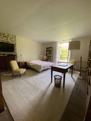 Château à vendre 9 pièces de 300 m²