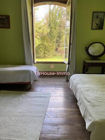 Château à vendre 9 pièces de 300 m²