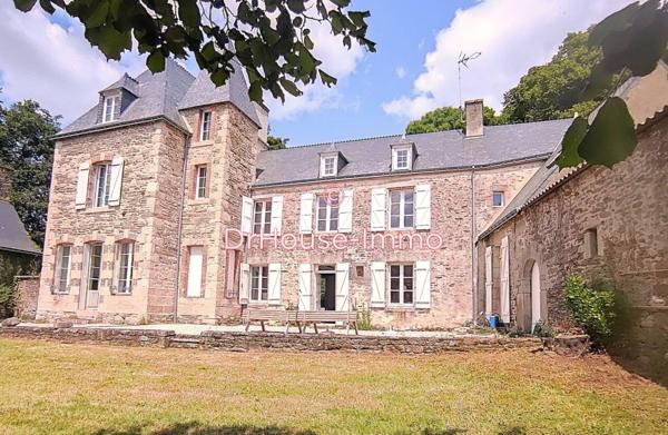 Château à vendre 9 pièces de 300 m²