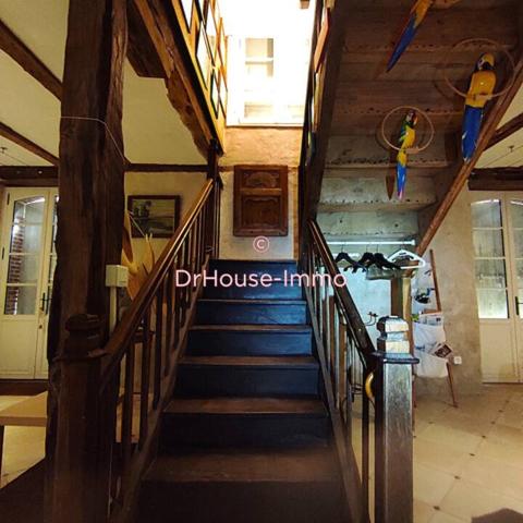 Château à vendre 9 pièces de 300 m²