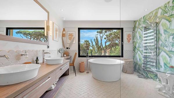 Vente Maison contemporaine Sainte-Maxime 9 Pièces 394 m²