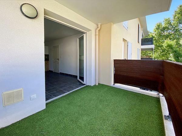 A louer T2 meublé avec terrasse 13011 MARSEILLE