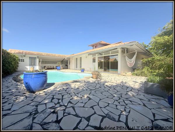 A VENDRE A KOUROU (GUYANE FRANCAISE 97310) UNE MAGNIFIQUE MAISON T4 de 116 m² - SUPERFICIE DU TERRAIN 475 m² AU PRIX DE 350 000 €.