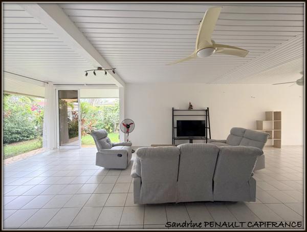 A VENDRE A KOUROU (GUYANE FRANCAISE 97310) UNE MAGNIFIQUE MAISON T4 de 116 m² - SUPERFICIE DU TERRAIN 475 m² AU PRIX DE 350 000 €.