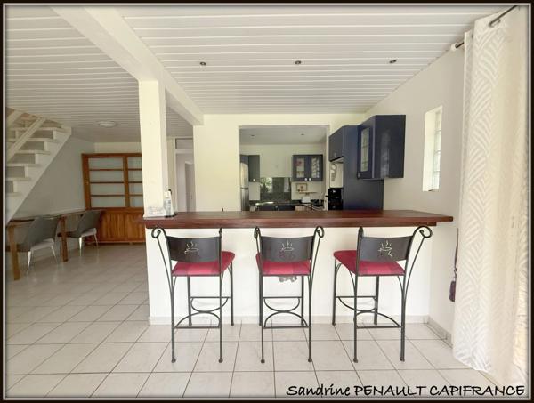 A VENDRE A KOUROU (GUYANE FRANCAISE 97310) UNE MAGNIFIQUE MAISON T4 de 116 m² - SUPERFICIE DU TERRAIN 475 m² AU PRIX DE 350 000 €.