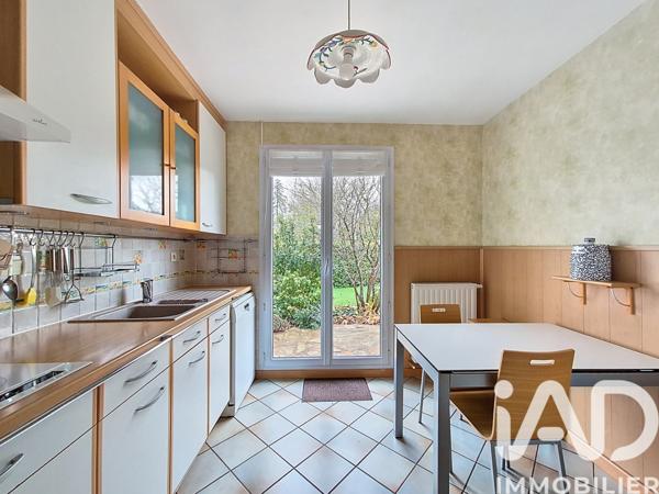 Maison à vendre 6 pièces 140 m² Le Mesnil-Saint-Denis