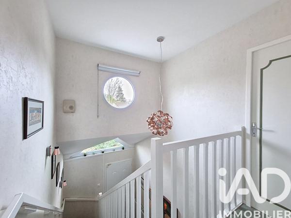Maison à vendre 6 pièces 140 m² Le Mesnil-Saint-Denis