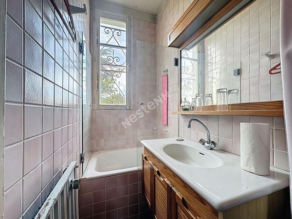 Nantes Hippodrome, en vente ! Maison dans quartier familial à découvrir, gros potentiel, proche transports en commun, jardin + 600 m² !