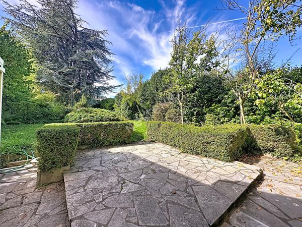 Nantes Hippodrome, en vente ! Maison dans quartier familial à découvrir, gros potentiel, proche transports en commun, jardin + 600 m² !