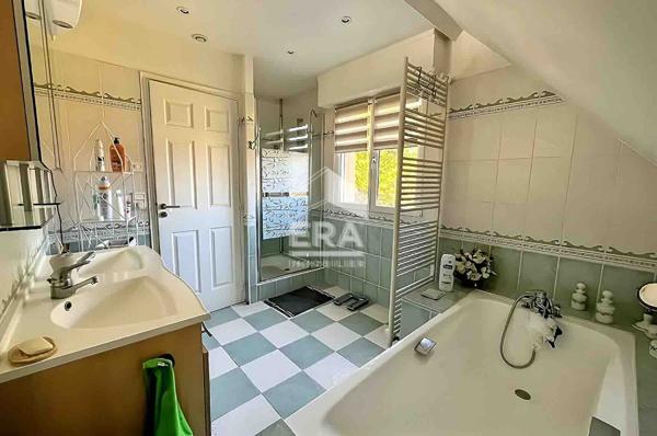 Maison 121 m², 3 chambres, jardin, garage