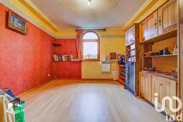 Maison traditionnelle 8 pièces de 137 m² à Rombas (57120)