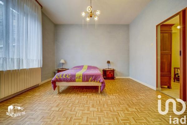 Maison traditionnelle 8 pièces de 137 m² à Rombas (57120)