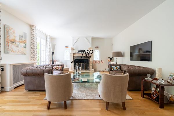 Maison Le Vésinet - 8 pièces - 207 m² Le vesinet Maison Le Vésinet - 8 pièces - 207 m² Le vesinet