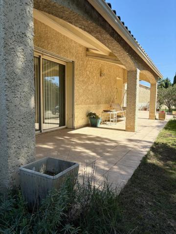 VILLA PLAIN PIED DANS UN ENVIRONNEMENT CALME