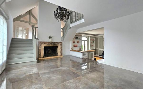 Maison à vendre    6 pièces • 176,15 m2 Tinqueux