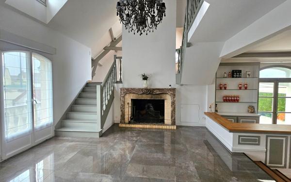 Maison à vendre    6 pièces • 176,15 m2 Tinqueux