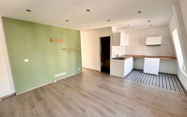 Appartement à vendre    3 pièces • 41,17 m2 Paris 17
