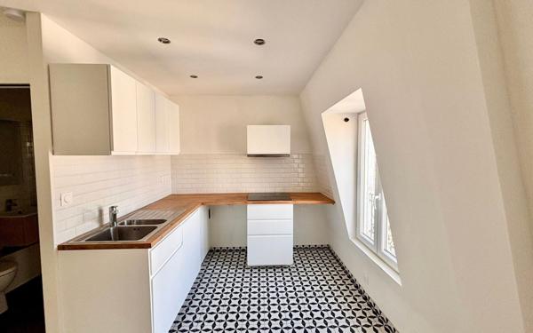 Appartement à vendre    3 pièces • 41,17 m2 Paris 17