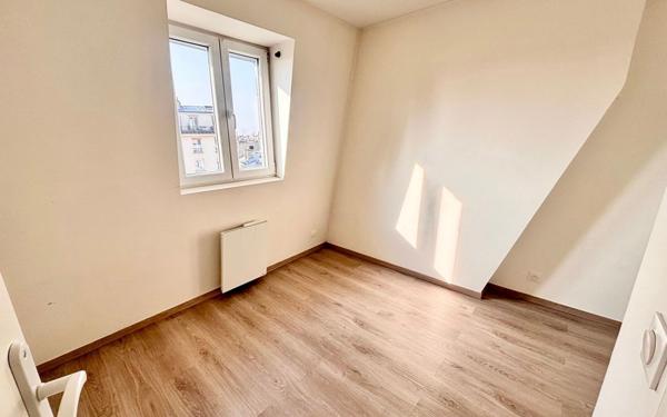 Appartement à vendre    3 pièces • 41,17 m2 Paris 17