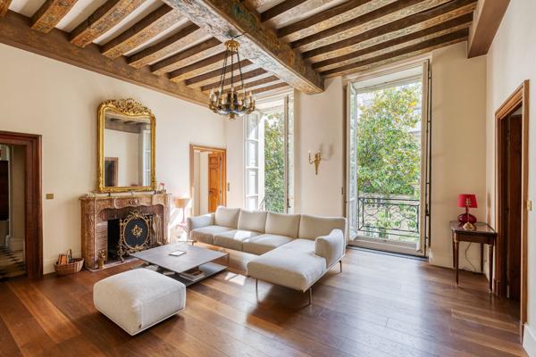 Vente Appartement de luxe Paris 6 6 Pièces 187.95 m²