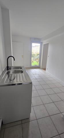 Quartier Chanzy Chartres, Grand T2 avec terrasse, jardin et parking